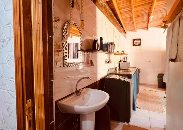 House Garden In Assalah - *