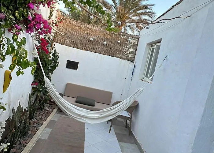 House Garden In Assalah -